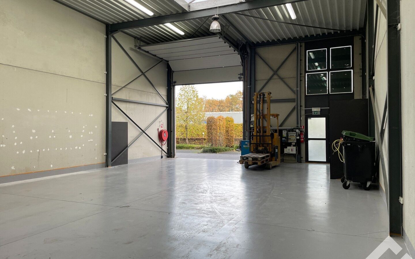 Industrieel gebouw te huur in Dessel