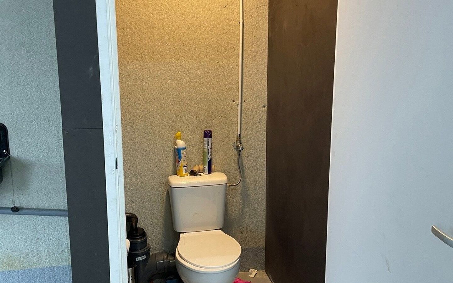 Industrieel gebouw te huur in Dessel