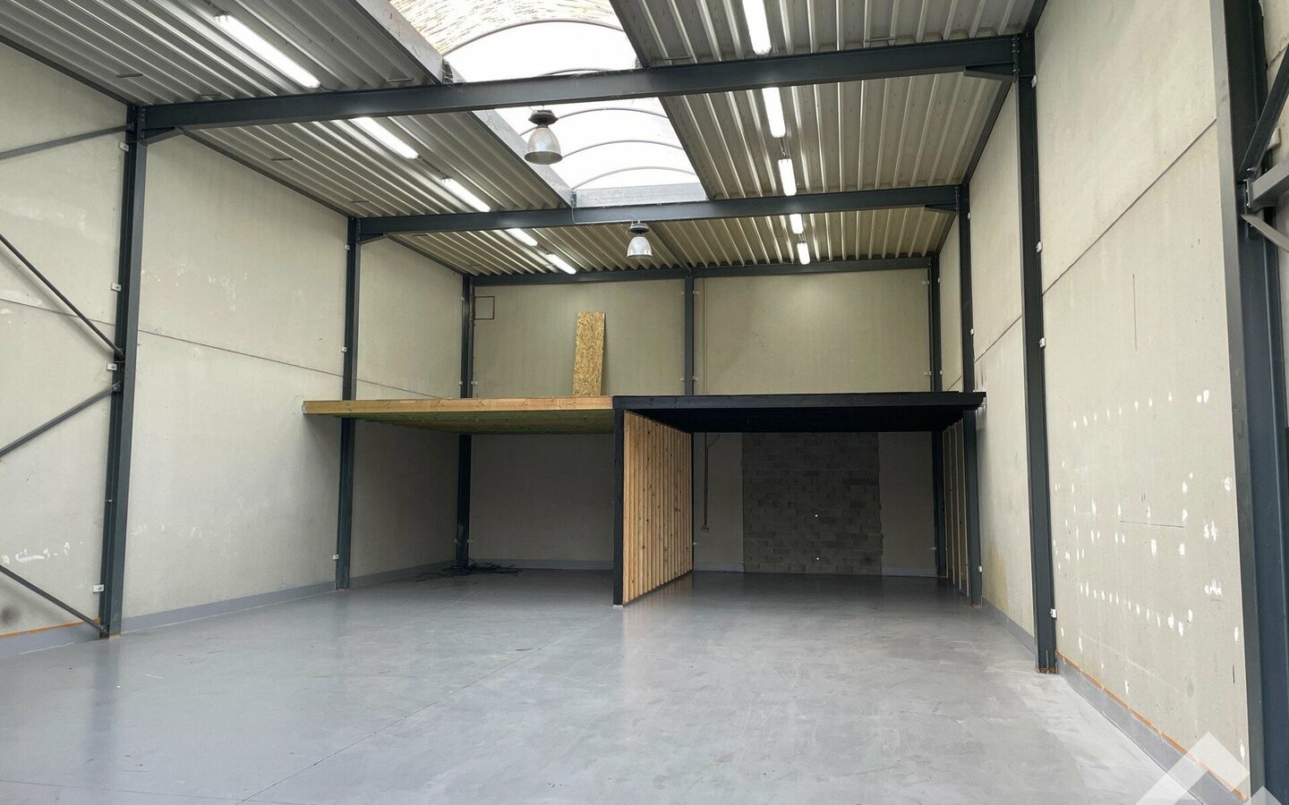 Industrieel gebouw te huur in Dessel