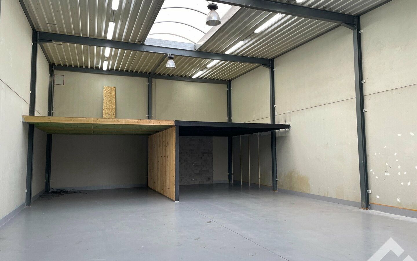 Industrieel gebouw te huur in Dessel