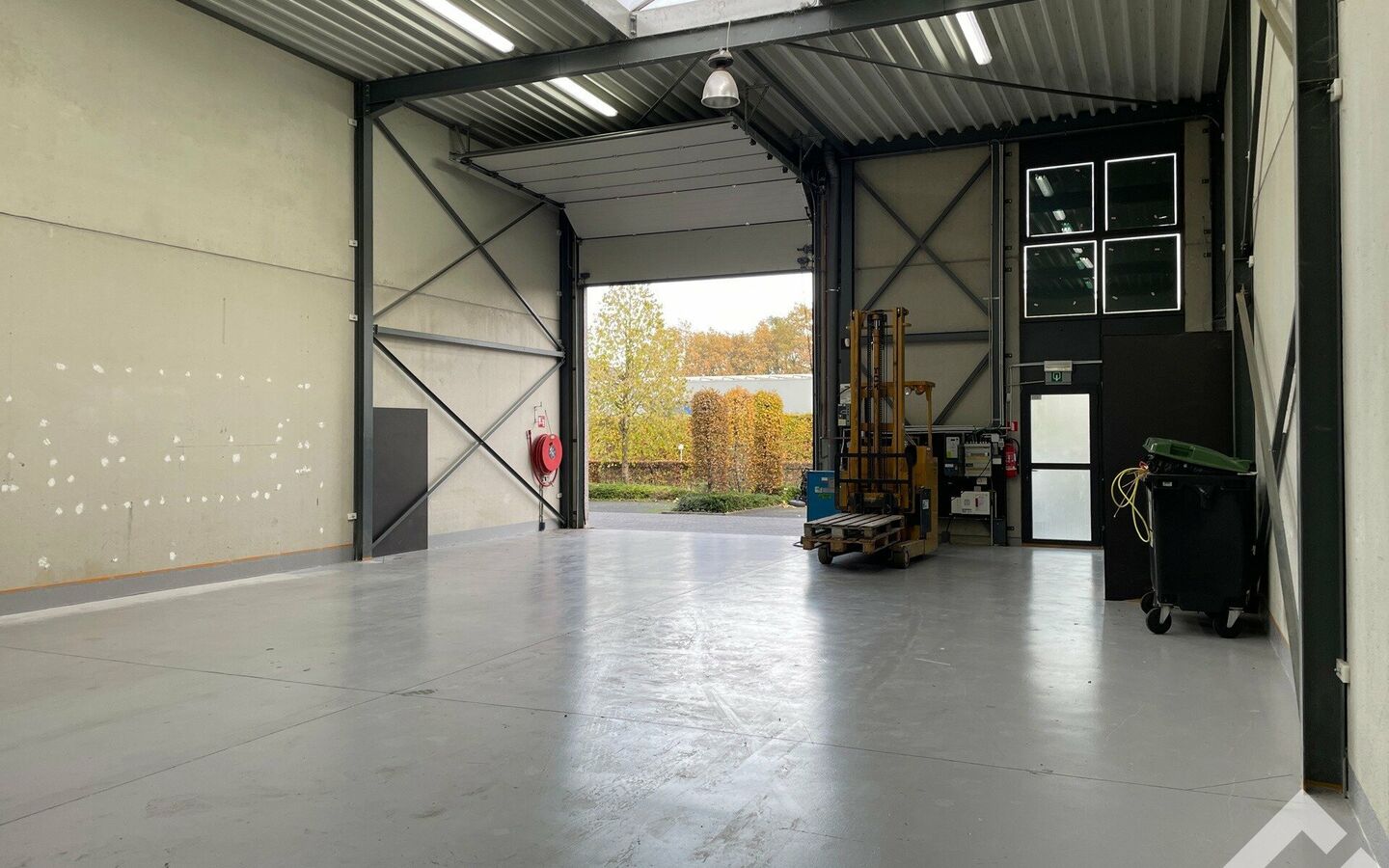 Industrieel gebouw te huur in Dessel