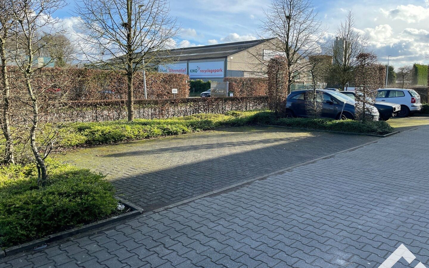 Industrieel gebouw te huur in Dessel