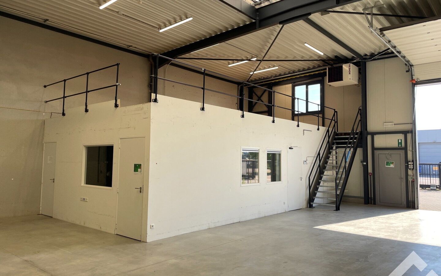 Industrieel gebouw te huur in Lommel