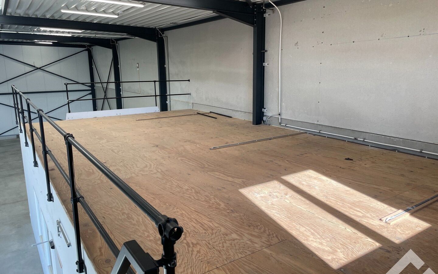 Industrieel gebouw te huur in Lommel