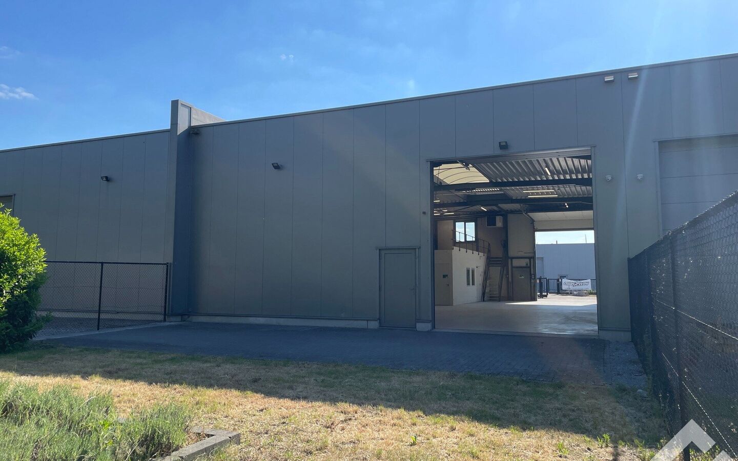Industrieel gebouw te huur in Lommel