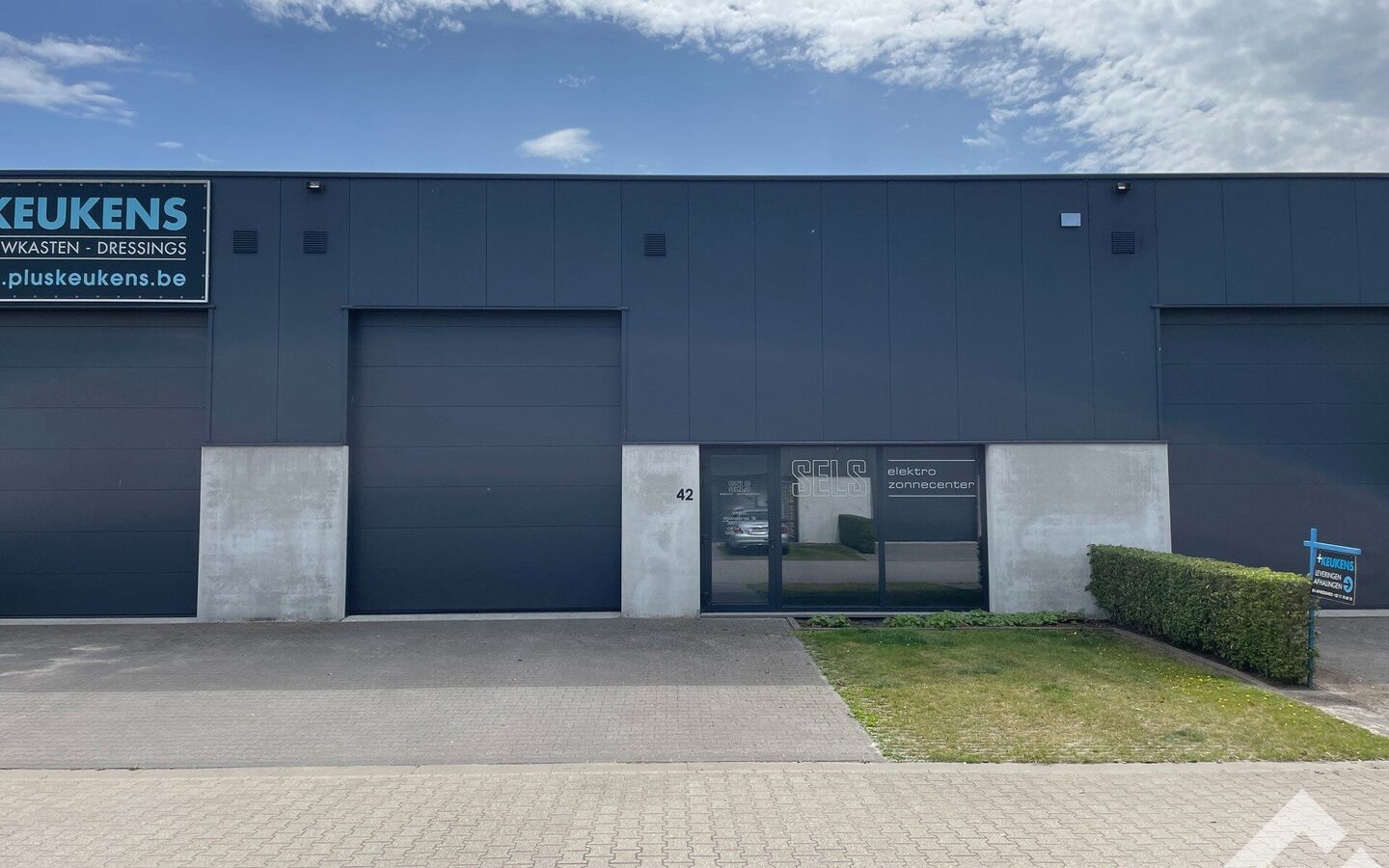 Industrieel gebouw te huur in Lommel