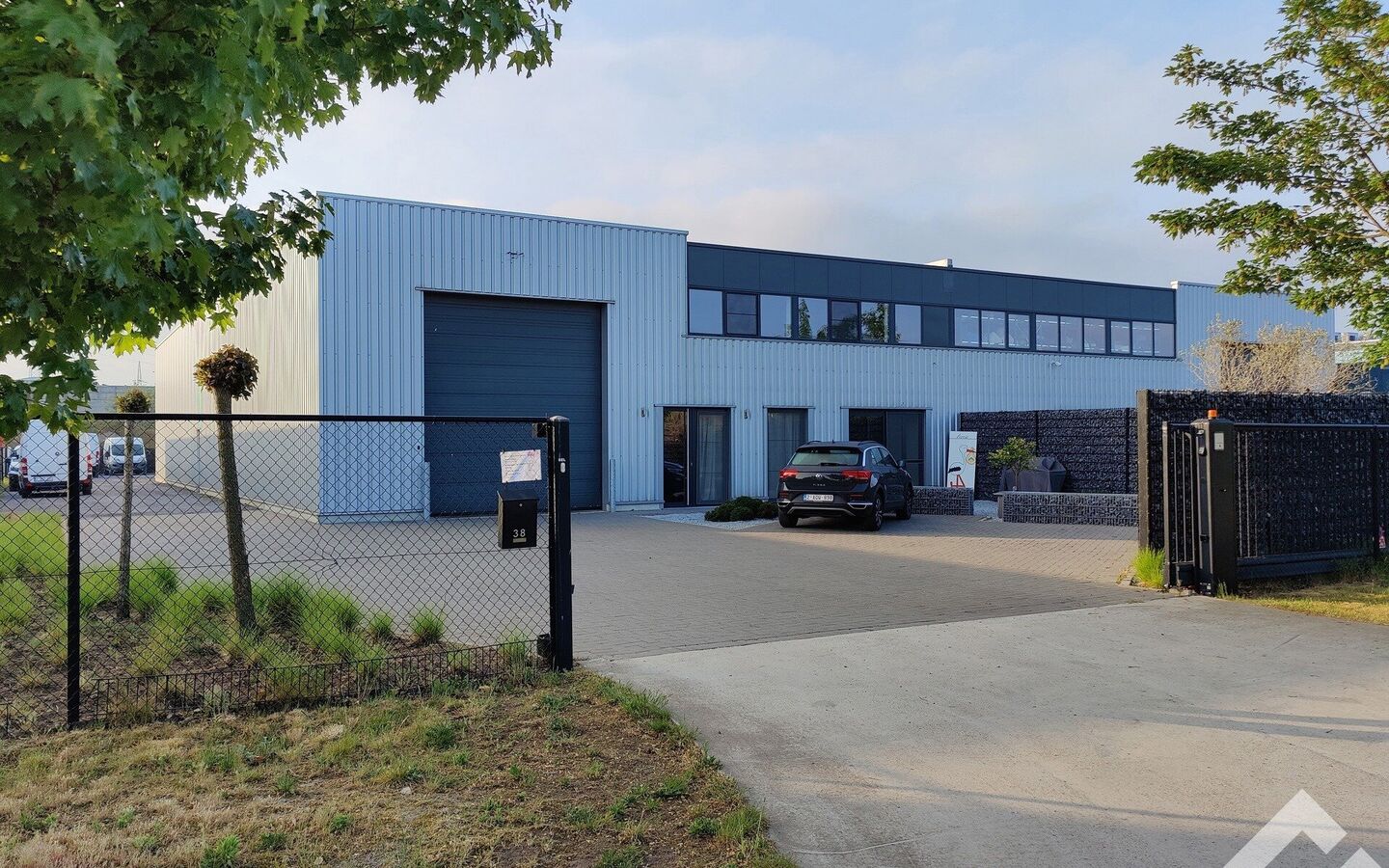 Industrieel gebouw te huur in Lommel