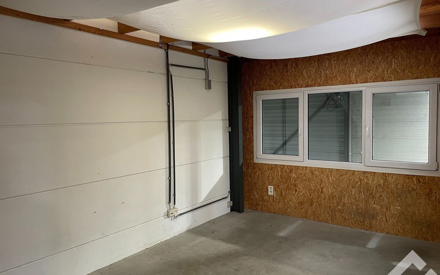 Industrieel gebouw te huur in Lommel