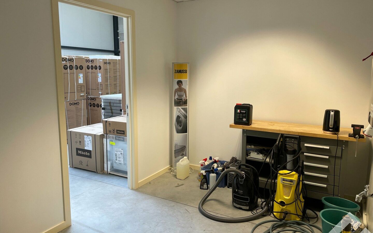 Industrieel gebouw te huur in Lommel