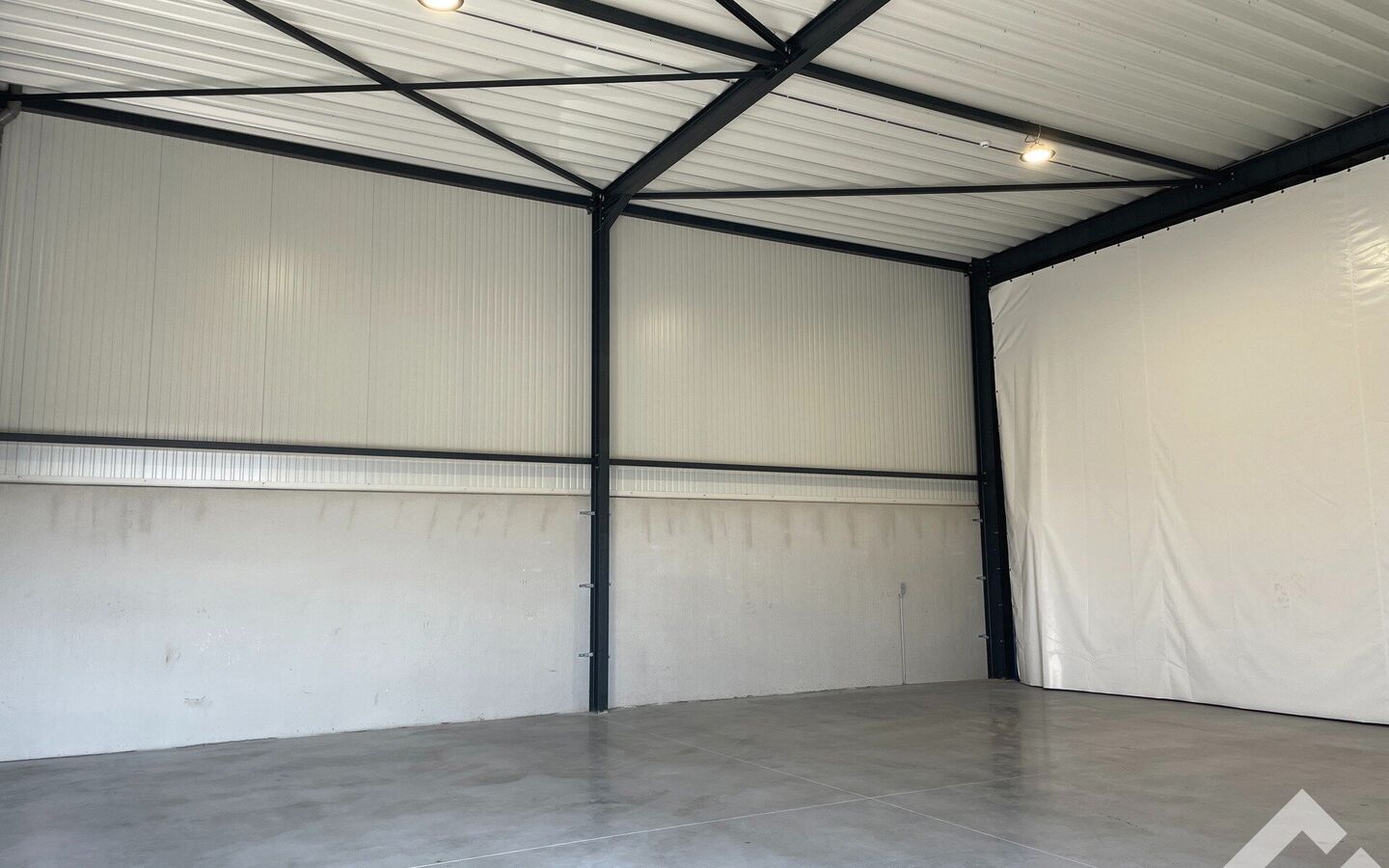 Industrieel gebouw te huur in Overpelt
