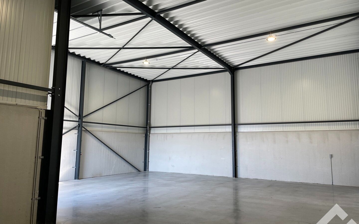 Industrieel gebouw te huur in Overpelt