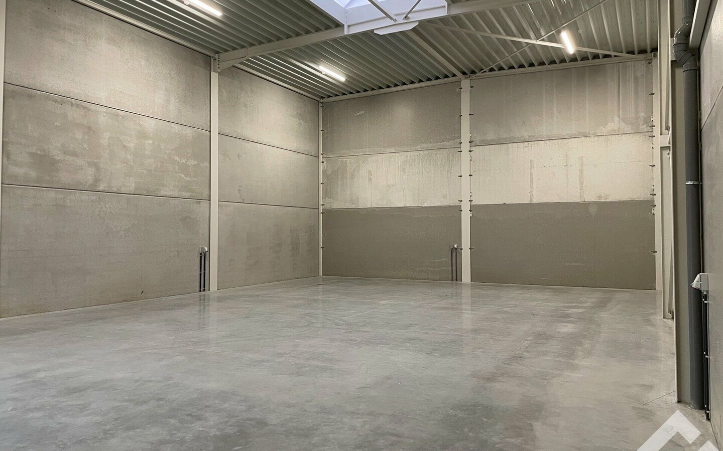 Industrieel gebouw te huur in Overpelt