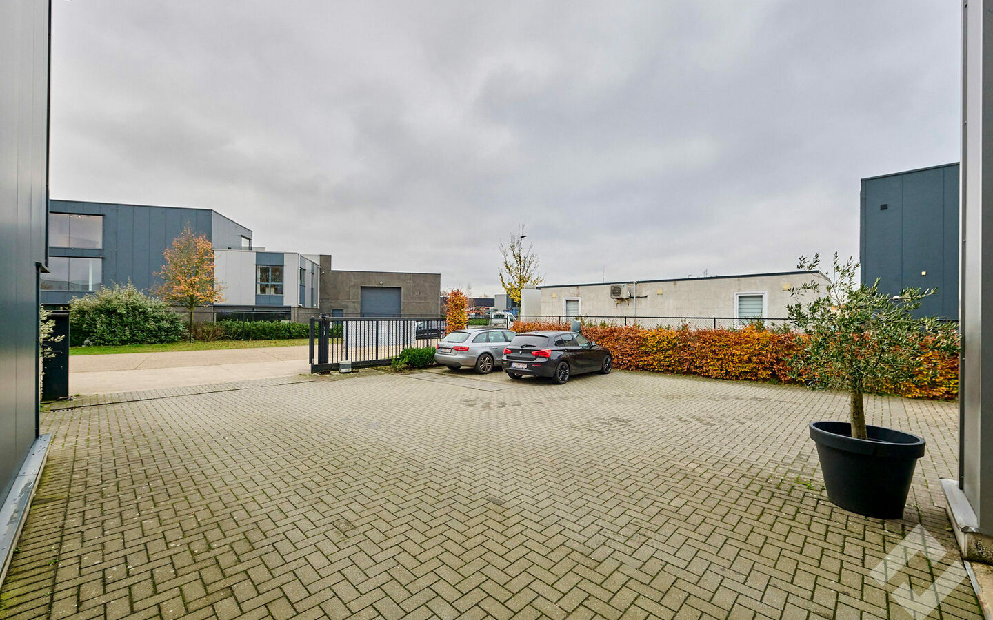 Industrieel gebouw te koop in Lommel