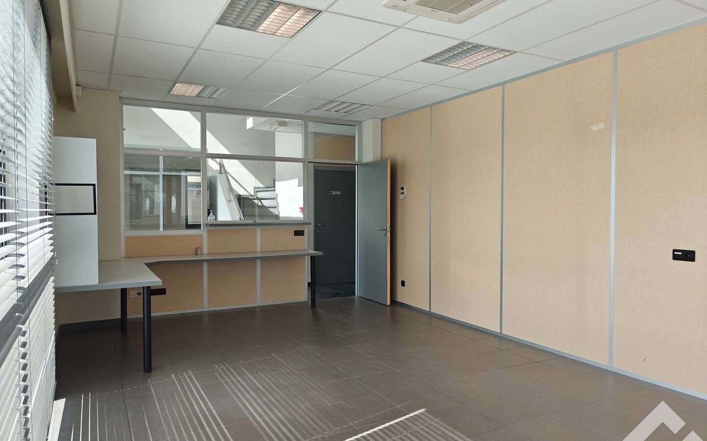 Kantoor te huur in Balen