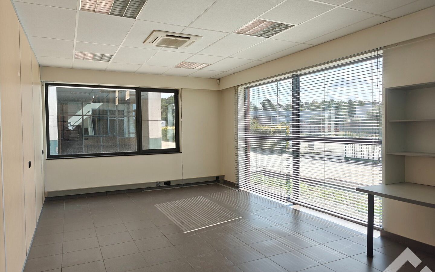 Kantoor te huur in Balen