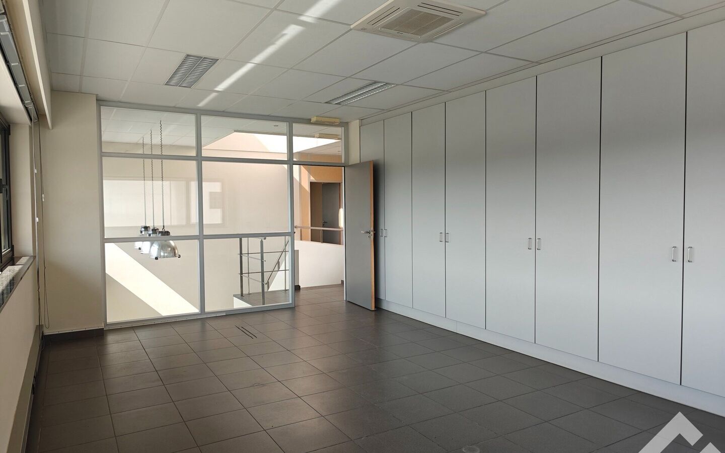 Kantoor te huur in Balen