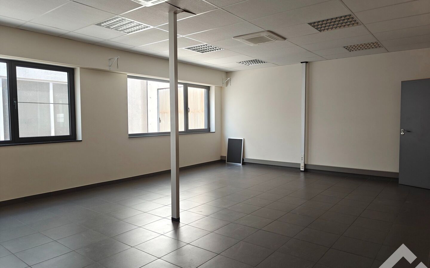 Kantoor te huur in Balen