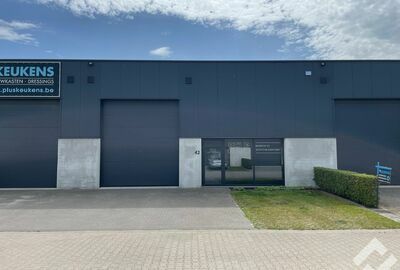 Industrieel gebouw te huur in Lommel